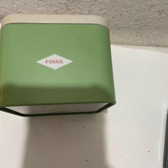 1 Fossil Collectible Presentation Genuine Display Gift Watch Tin Box - Picture 3 of 5